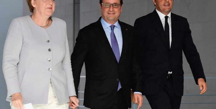 (L-R) German Chancellor Angela Merkel, French President Francois Hollande and Italy's Prime Minister Matteo Renzi arrive for a press conference ahead of talks following the Brexit referendum at the chancellery in Berlin, on June 27, 2016.
Britain's shock decision to leave the EU forces German Chancellor Angela Merkel into the spotlight to save the bloc, but true to her reputation for prudence, she said she would act neither hastily nor nastily. / AFP / John MACDOUGALL        (Photo credit should read JOHN MACDOUGALL/AFP/Getty Images)