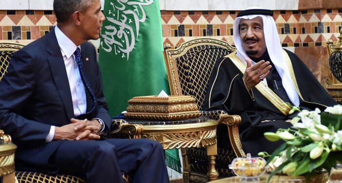 epa04589116 A handout picture provided by the Saudi Press Agency (SPA) shows US President, Barack Obama (L) sitting with the new Saudi King, Salman bin Abdul Aziz (R), shortly after his arrival in Riyadh, Saudi Arabia, 27 January 2015. Obama cut short his trip to India to head a high profile delegation to one of America's closest allies in the Middle East to offer his condolences on the death of the late King Abdullah bin Abdulaziz al-Saud and attend a bilateral meeting at the Erga Palace, to discuss regional developments including Yemen, Iran and the ongoing unrest resulting form the activities of the group calling themselves the Islamic State (IS).  EPA/SAUDI PRESS AGENCY / HANDOUT  HANDOUT EDITORIAL USE ONLY/NO SALES