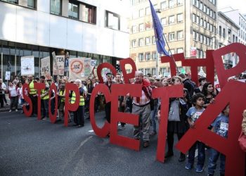 15000 participate in demonstration against the TTIP and CETA in Brussels, Belgium, on September 20, 2016 / 15 000 συμμετέχουν σε πορεία ενάντια στο σύμφωνο TTIP CETA στις Βρυξέλλες, Βέλγιο, στις 20 Σεπτεμβρίου, 2016