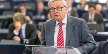 epa06027279 President of the European Commission Jean-Claude Juncker delivers his speech at the European Parliament in Strasbourg, France, 14 June 2017, about the Preparation of the European Council of 22 and 23 June 2017.  EPA/PATRICK SEEGER