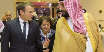 A handout picture provided by the Saudi Royal Palace on November 9, 2017, shows Saudi Crown Prince Mohammed bin Salman (R) receiving French President Emmanuel Macron in the capital Riyadh.  - RESTRICTED TO EDITORIAL USE - MANDATORY CREDIT "AFP PHOTO / SAUDI ROYAL PALACE / BANDAR AL-JALOUD" - NO MARKETING - NO ADVERTISING CAMPAIGNS - DISTRIBUTED AS A SERVICE TO CLIENTS
 / AFP / Saudi Royal Palace / BANDAR AL-JALOUD / RESTRICTED TO EDITORIAL USE - MANDATORY CREDIT "AFP PHOTO / SAUDI ROYAL PALACE / BANDAR AL-JALOUD" - NO MARKETING - NO ADVERTISING CAMPAIGNS - DISTRIBUTED AS A SERVICE TO CLIENTS