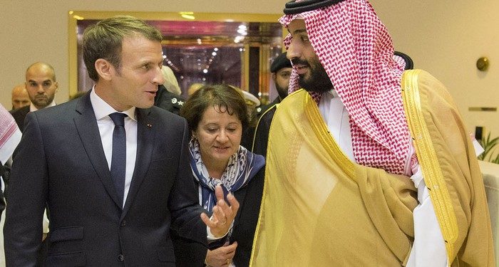 A handout picture provided by the Saudi Royal Palace on November 9, 2017, shows Saudi Crown Prince Mohammed bin Salman (R) receiving French President Emmanuel Macron in the capital Riyadh.  - RESTRICTED TO EDITORIAL USE - MANDATORY CREDIT "AFP PHOTO / SAUDI ROYAL PALACE / BANDAR AL-JALOUD" - NO MARKETING - NO ADVERTISING CAMPAIGNS - DISTRIBUTED AS A SERVICE TO CLIENTS
 / AFP / Saudi Royal Palace / BANDAR AL-JALOUD / RESTRICTED TO EDITORIAL USE - MANDATORY CREDIT "AFP PHOTO / SAUDI ROYAL PALACE / BANDAR AL-JALOUD" - NO MARKETING - NO ADVERTISING CAMPAIGNS - DISTRIBUTED AS A SERVICE TO CLIENTS