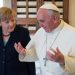 Bundeskanzlerin Angela Merkel und Papst Franziskus nach ihrem Treffen im Vatikan. Foto: Pool / Bundesregierung / Bergmann