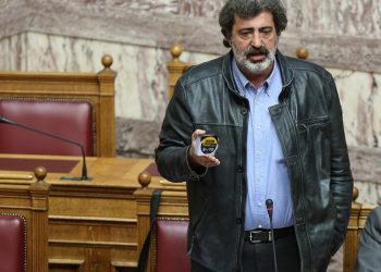 Απόφαση να μην είναι υποψήφιος στις προσεχείς εκλογές ο Παύλος Πολάκης έλαβε το Εκτελεστικό Γραφείο του ΣΥΡΙΖΑ, μετά από σχετική εισήγηση του Αλέξη Τσίπρα, ενώ παράλληλα τον παραπέμπει στην Επιτροπή Δεοντολογίας του κόμματος.