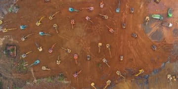 epa08157675 An aerial view of the construction site of a field hospital in Wuhan, Hubei province, China, 24 January 2020. The 1,000-bed hospital is expected to be completed by 03 February 2020 to cope with the increasing number of people affected by the coronavirus. The outbreak of coronavirus has so far claimed 25 lives and infected more than 800 others, according to media reports. The virus has so far spread to the USA, Thailand, South Korea, Japan, Singapore and Taiwan.  EPA/YUAN ZHENG CHINA OUT