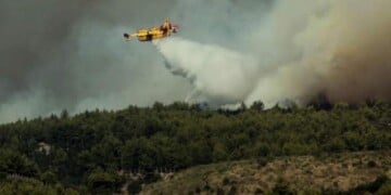 Φωτιά, canadair, πυροσβεση