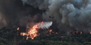 Φωτιά στη βαρυμπόμπη