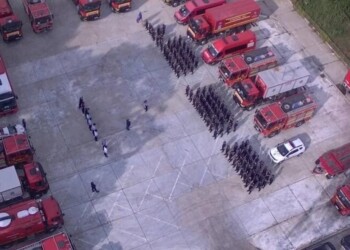 Πανοραμική φωτογραφία από τη ρουμάνικη πυροσβεστική δύναμη που επιχειρεί στην Ελλάδα