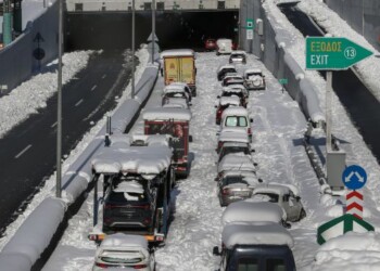 Αττική Οδός αποκλεισμένα αυτοκίνητα