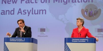 epa08690318 European Commissioner for Promoting our European Way of Life Margaritas Schinas (L) and European Commissioner for Home Affairs Ylva Johansson (R) give a press conference on New Pact for Migration and Asylum  at the European Commission in Brussels, Belgium, 23 September 2020.  EPA-EFE/STEPHANIE LECOCQ / POOL