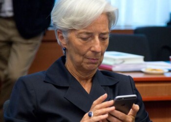 Christine Lagarde texting