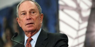 Ο Michael Bloomberg