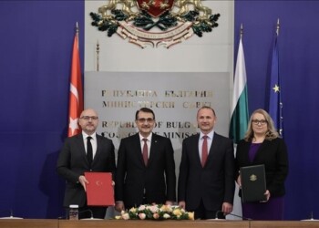 Συμφωνία σε επίπεδο φυσικού αερίου υπέγραψαν Βουλγαρία και Τουρκία, η οποία όμως προκαλεί ανησυχία σε Αθήνα και Βρυξέλλες, καθώς αφενός μπορεί να υπονομεύσει τη βιωσιμότητα άλλων project