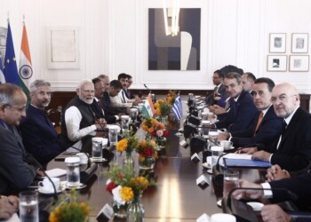 Η παρουσία πολλών και ισχυρών επιχειρηματιών τόσο από την ελληνική, όσο και από την ινδική πλευρά στο πλαίσιο της επίσημης επίσκεψης του Ινδού πρωθυπουργού Ναρέντα Μόντι