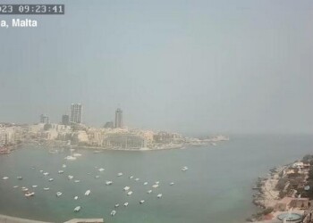 Ο καπνός από την Ελλάδα κάλυψε Μάλτα και Σικελία
