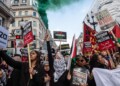 Φιλειρηνικό κίνημα γεννιέται σε Ευρώπη και Μέση Ανατολή, με δεκάδες διαδηλώσεις υπέρ της ειρήνης, λίγο μετά το ψήφισμα του ΟΗΕ που καλεί σε ανθρωπιστική εκεχειρία,