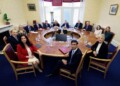 A handout photograph released by the Northern Ireland executive on February 5, 2024 show Britain's Prime Minister Rishi Sunak (2nd R), newly appointed Northern Ireland's First Minster, Sinn Fein's Michelle O'Neill (R), newly appointed Northern Ireland's deputy First Minster, Democratic Unionist Party's Emma Little Pengelly (2nd L) and Britain's Northern Ireland Secretary Chris Heaton-Harris (L) attending a meeting at Stormont Castle, in Stormont. Sunak is on a two-day visit to Northern Ireland, the day after Sinn Fein's Michelle O'Neill made history by becoming its first nationalist leader. (Photo by Kelvin BOYES / NORTHERN IRELAND EXECUTIVE / AFP) / RESTRICTED TO EDITORIAL USE - MANDATORY CREDIT "AFP PHOTO /  NORTHERN IRELAND EXECUTIVE / Kelvin BOYES  " - NO MARKETING NO ADVERTISING CAMPAIGNS - DISTRIBUTED AS A SERVICE TO CLIENTS