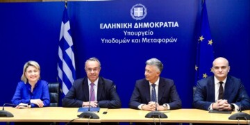 Σύμβαση για την προμήθεια 200 λεωφορείων φυσικού αερίου από την ιταλική Autobus, υπέγραψε ο υπουργός Υποδομών & Μεταφορών Χρήστος Σταϊκούρας.