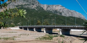 Στη διάθεση των κατοίκων και των επισκεπτών βρίσκεται πλέον η νέα Γέφυρα Ευήνου, που κατασκεύασε η ΤΕΡΝΑ