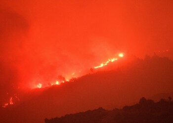 Δύο νεκροί από τη φωτιά στο Ξυλόκαστρο